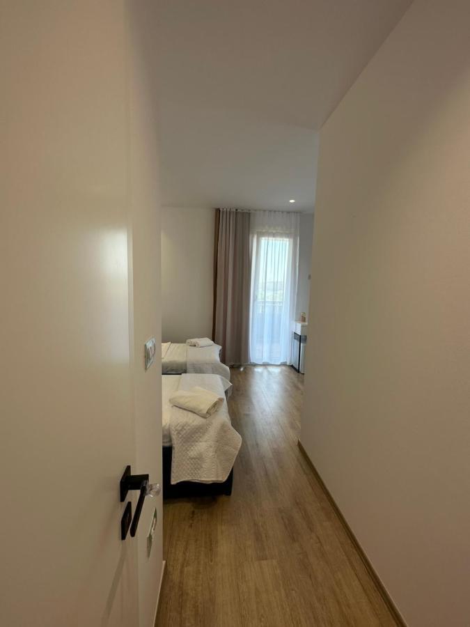 Hotel Restaurant Natyra E Qete Lezhe Luaran gambar