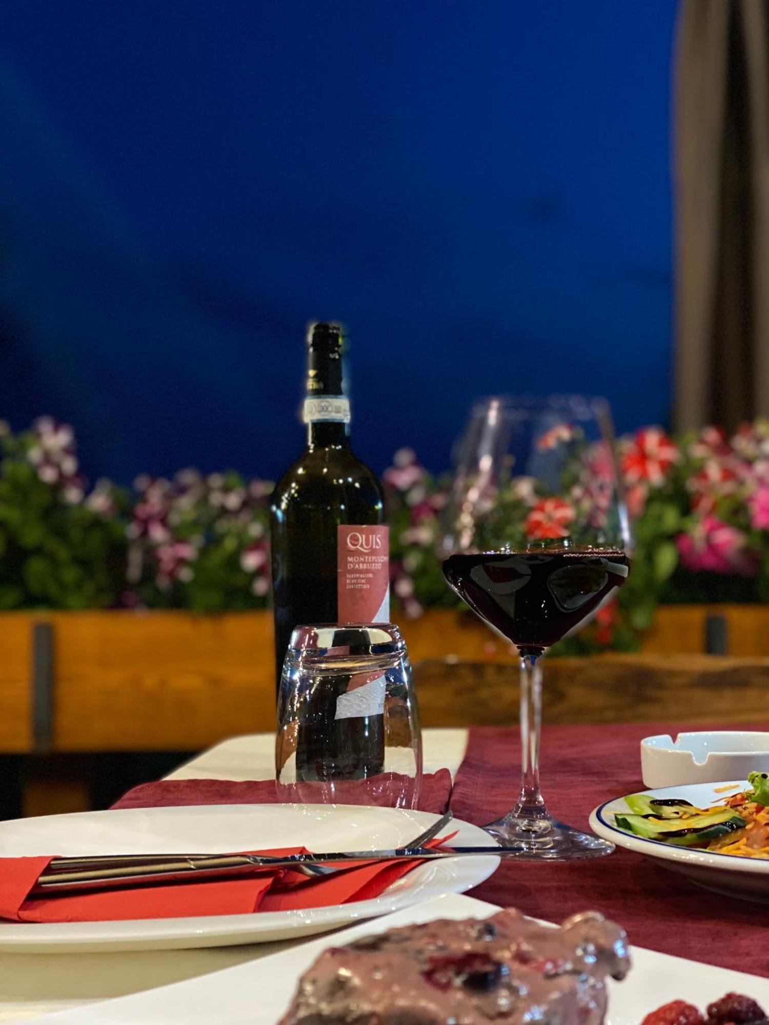 Hotel Restaurant Natyra E Qete Lezhe Luaran gambar