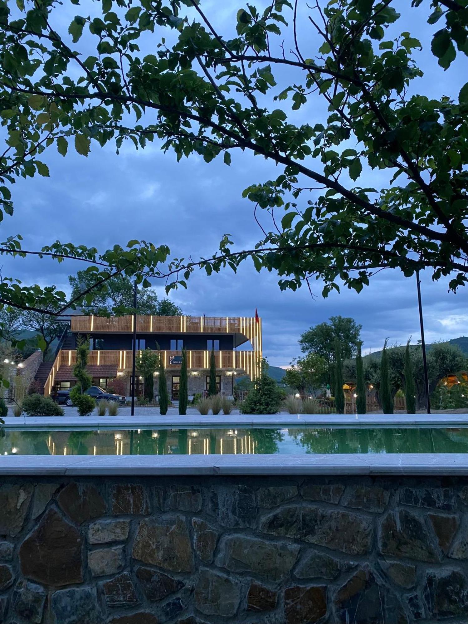 Hotel Restaurant Natyra E Qete Lezhe Luaran gambar